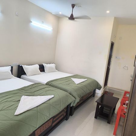 Hotel Vishnu Grand Tirupati Eksteriør billede