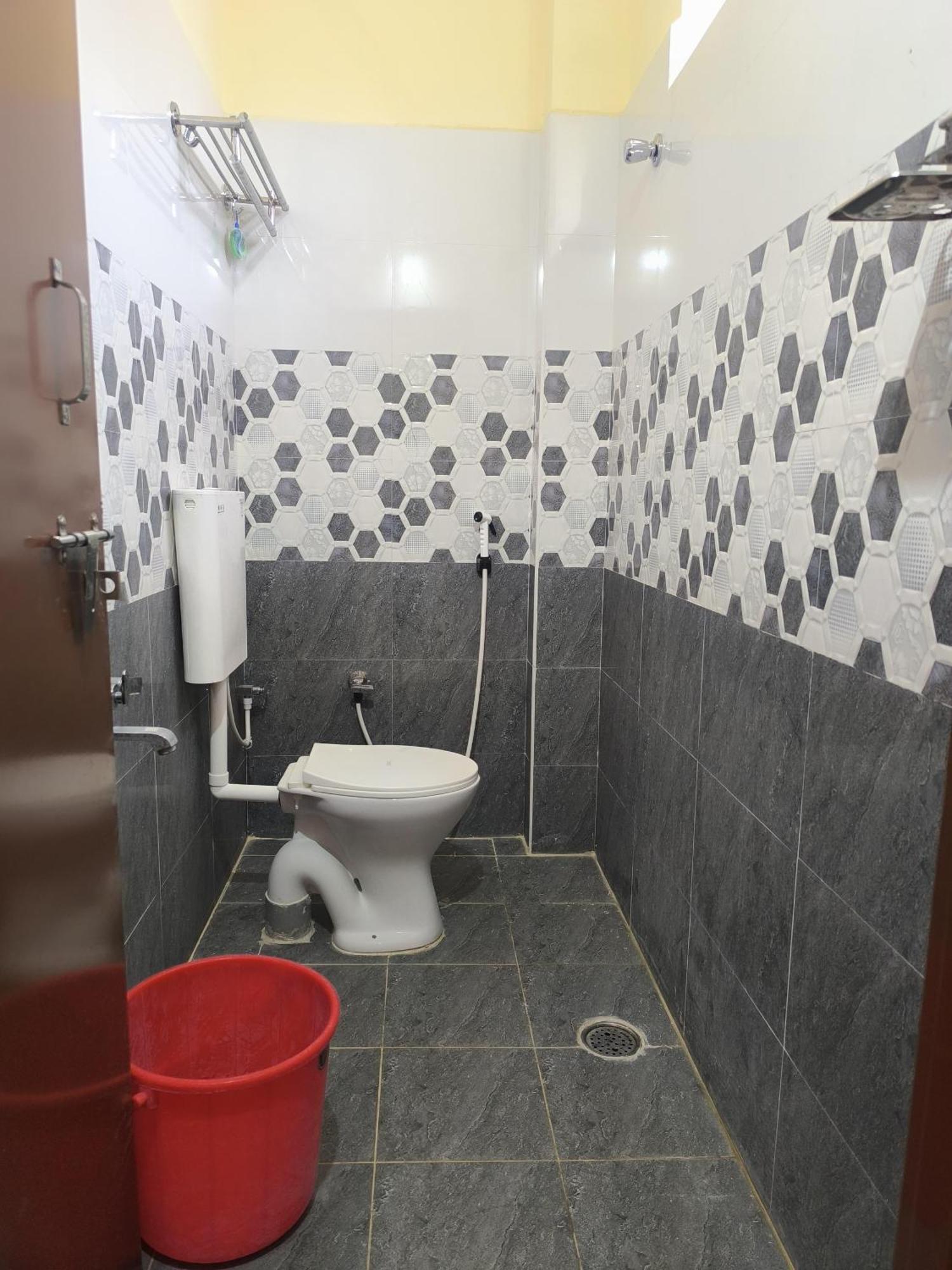 Hotel Vishnu Grand Tirupati Eksteriør billede