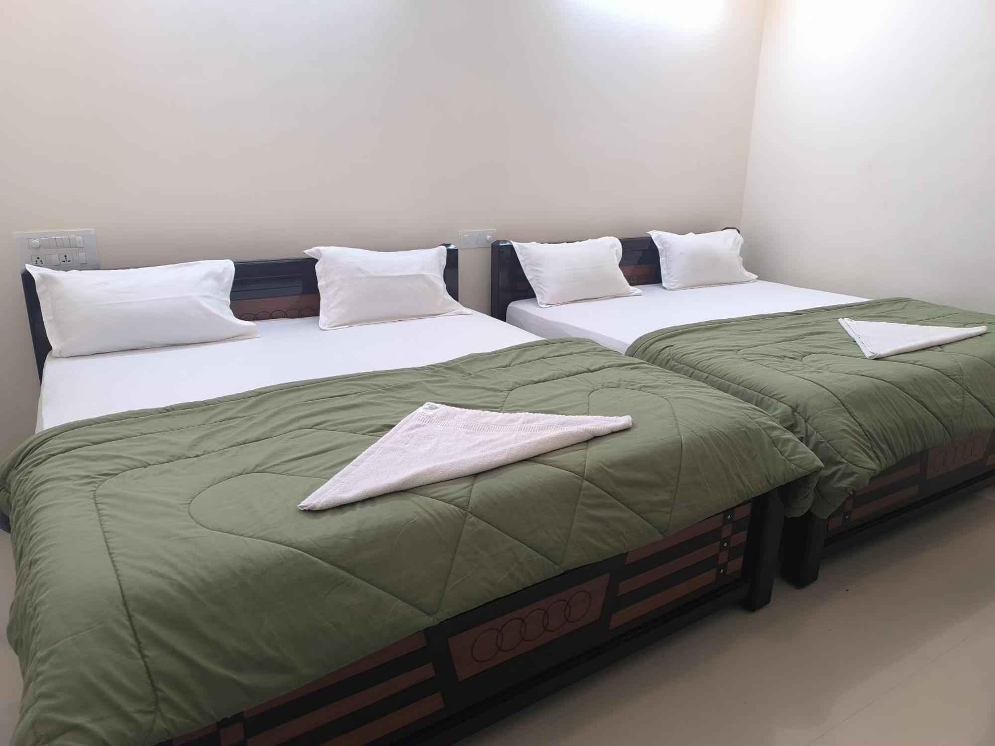 Hotel Vishnu Grand Tirupati Eksteriør billede
