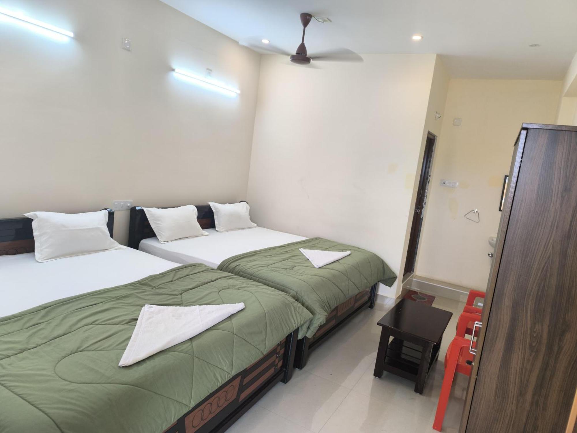 Hotel Vishnu Grand Tirupati Eksteriør billede